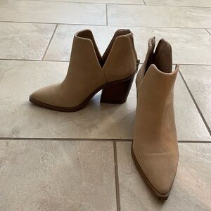Women's Tan Ankle Boots